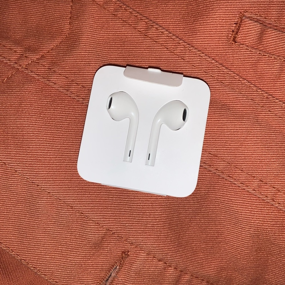 🪐 FREE: Apple Headphones 🪐